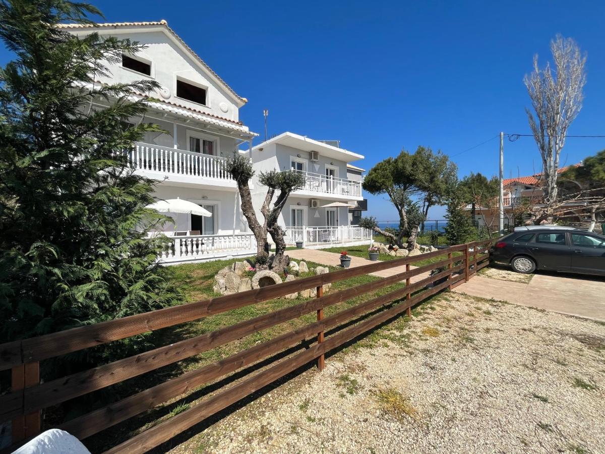 Villa Antonis Deluxe Apartments أمودي المظهر الخارجي الصورة