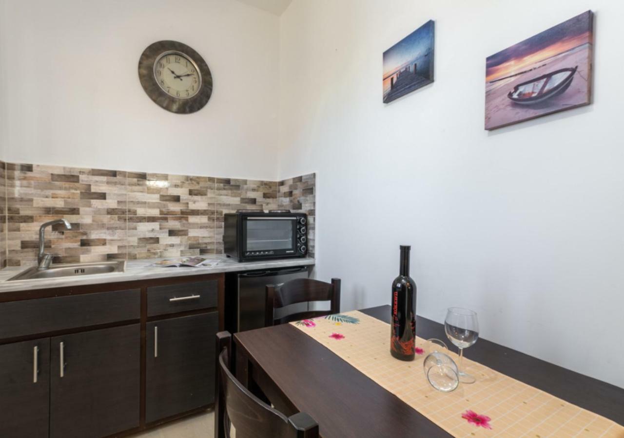 Villa Antonis Deluxe Apartments أمودي المظهر الخارجي الصورة