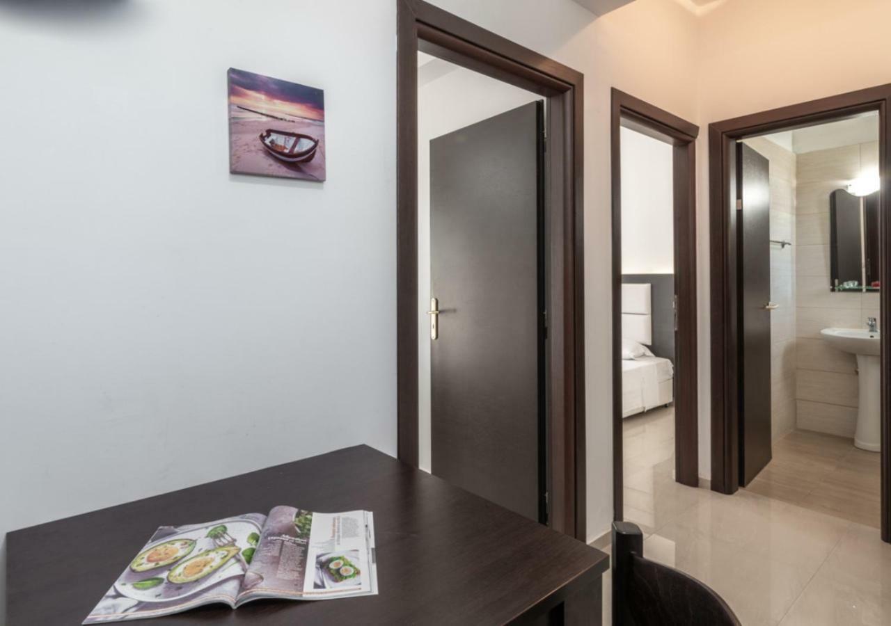 Villa Antonis Deluxe Apartments أمودي المظهر الخارجي الصورة
