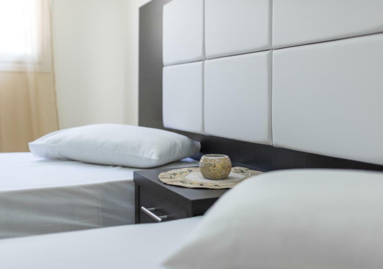 Villa Antonis Deluxe Apartments أمودي المظهر الخارجي الصورة